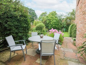 Cottage | Outdoor dining