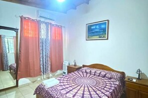 2 chambres, bureau, Wi-Fi, literie fournie