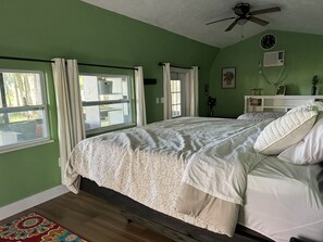 1 bedroom, bed sheets - Paradise Palms on Rainbow Ranch (Dunnellon)