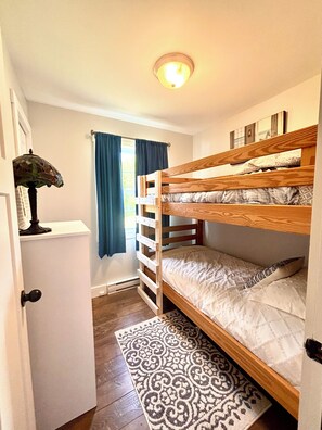 3 chambres, fer et planche à repasser, Wi-Fi, literie fournie
