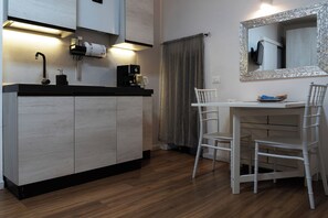 Estúdio empresarial | Cozinha privada | Geladeira grande, micro-ondas, lava-louças, chaleira elétrica