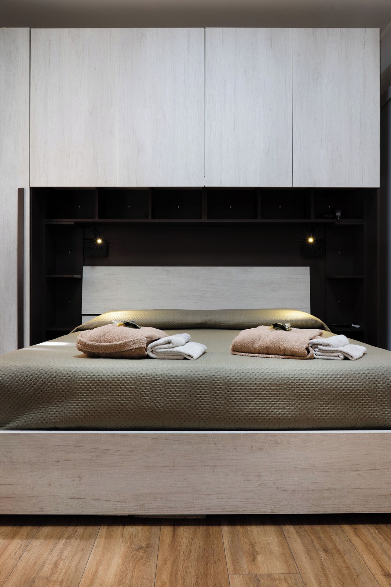 商务开间 | 高档床上用品、隔音、熨斗/熨衣板、免费 WiFi