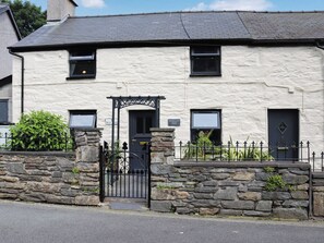 Exterior - 2 bedroom accommodation in Blaenau Ffestiniog (Blaenau Ffestiniog)