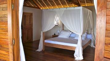 4 bedrooms, WiFi, bed sheets