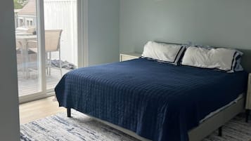 4 makuuhuonetta, työpöytä, Wi-Fi, vuodevaatteet