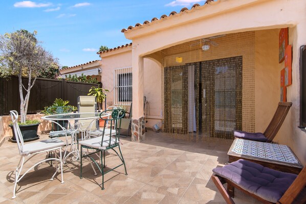 تناول الطعام بالخارج