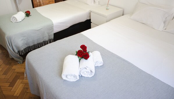 Basic Room | 1 bedroom, free WiFi, bed sheets - PORTO BRASIL HOSTEL- FILIAL 1 (Porto)