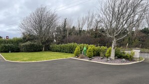Property grounds - Impeccable 1-bed House in Limavady (Limavady)