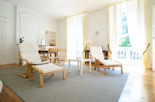 Appartement T3 Dans une Maison de Caractère à Proximité du Centre Ville