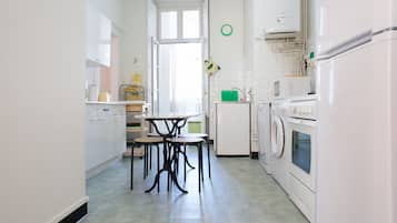 Mikrowelle, Ofen, Herdplatte, Geschirrspüler