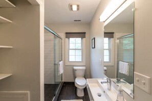 Doccia, asciugacapelli, asciugamani