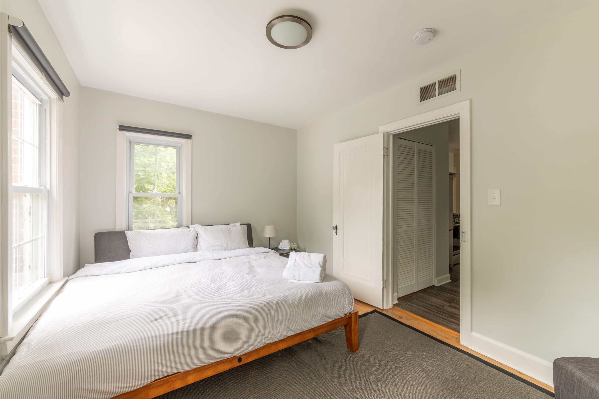 4 bedrooms, desk, iron/ironing board, WiFi