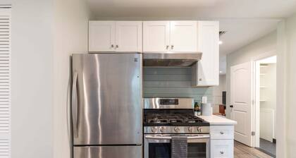 Clean & Quiet 4-BR near Downtown and UM Campus