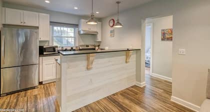 Spacious 4-Bedroom Near Downtown and UM Stadium