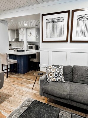 TV, lareira, escritórios