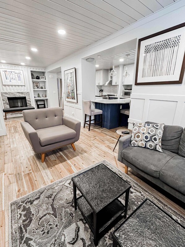 TV, fireplace, offices