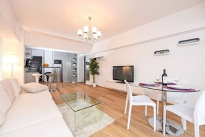 Living area - New Luxury Flat at Piața Unirii / Unirii Square (București)