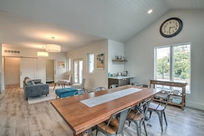 Dining - Amazing Spacious Home in AA  Steps to Big House (Ann Arbor)