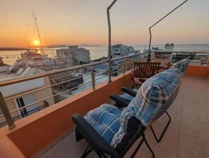Property grounds - 5th-Floor Cozy Sea View, 2-Min Beach Walk (Chania)