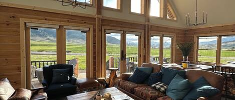 Smart-TV, bøker og filmbibliotek