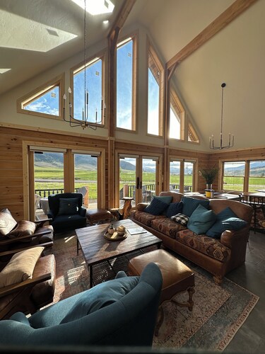 Whistling Wolf Lodge [NEW BUILD]