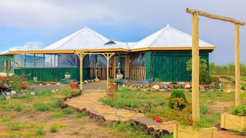 Cabin | Exterior