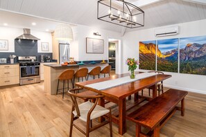 Dining - Family Vacay to Yosemite: Mariposa, CA: Game Rm, Hot Tub, EV Charger, 3 Ensuites (Mariposa)