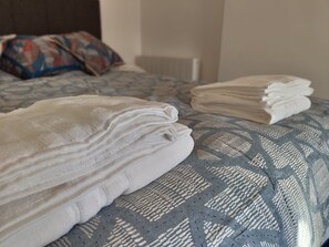 1 chambre, accès au Wi-Fi (inclus), literie fournie