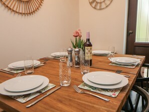 Dining - Sylvannah (Buxton)