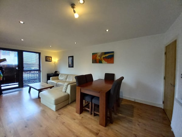Apartment | Dining