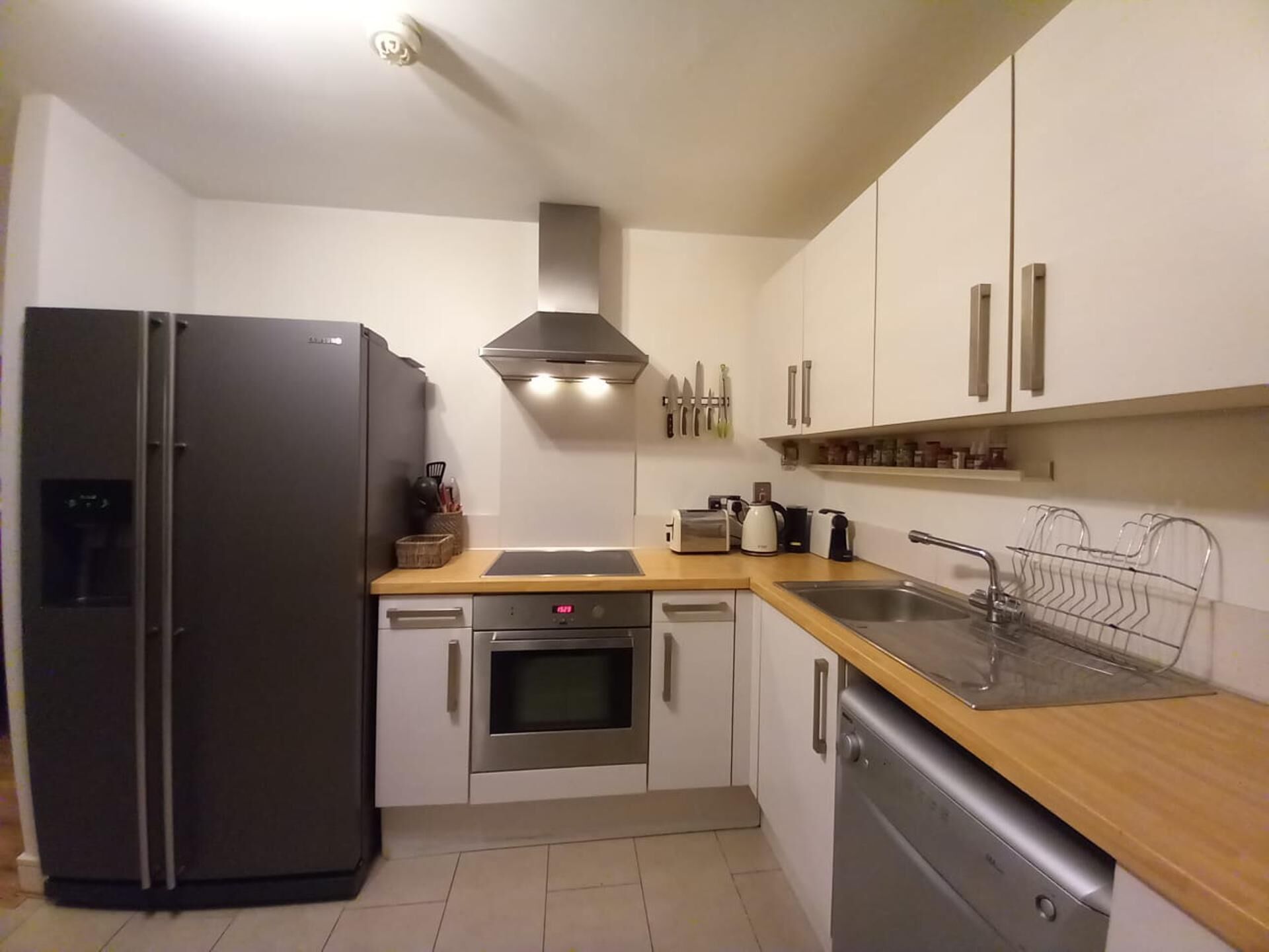 Apartment | Eigene Küche | Kühlschrank, Mikrowelle, Ofen, Herdplatte