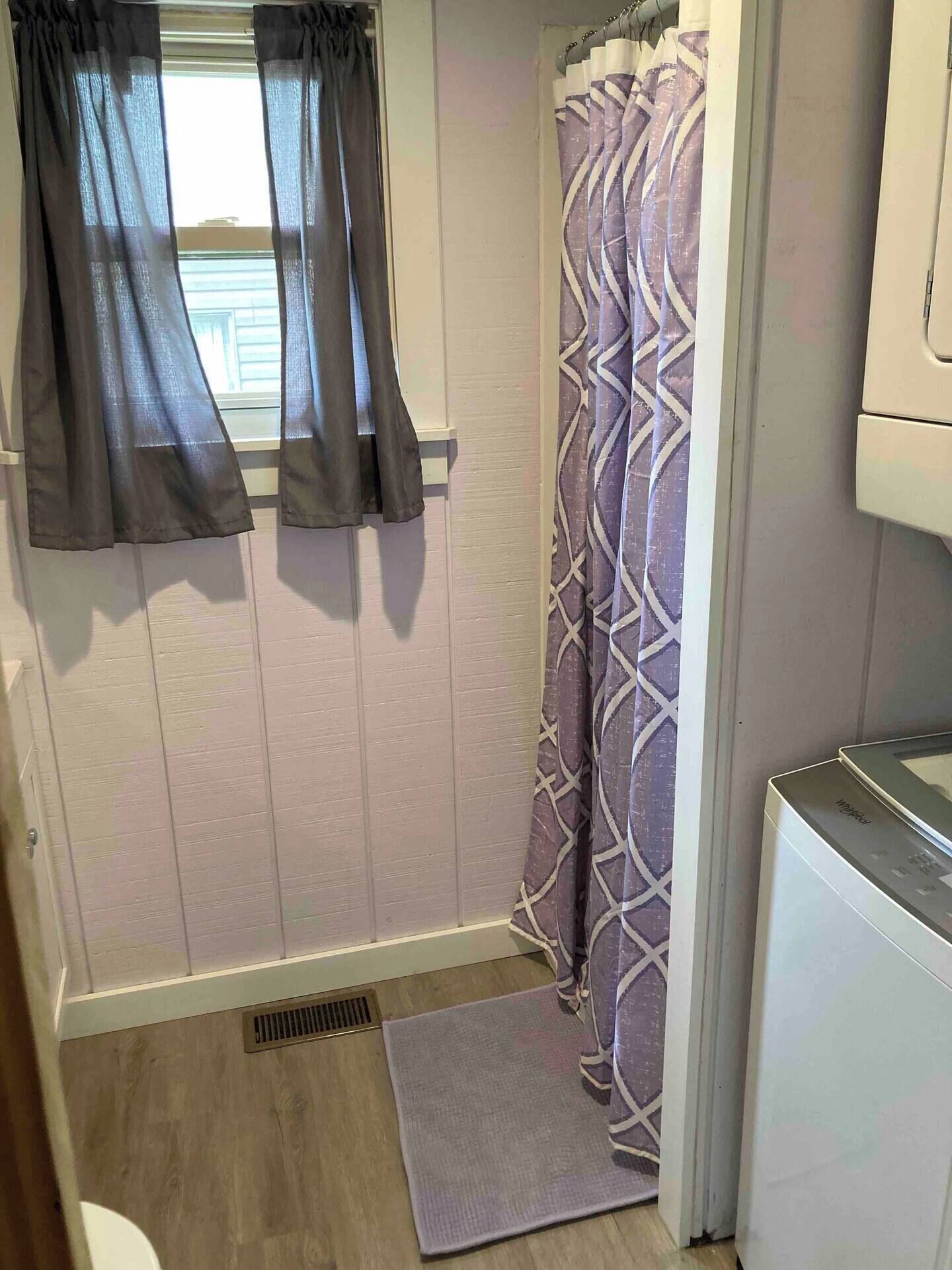 32” standard shower
