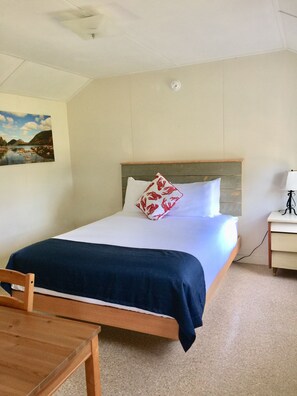 1 chambre, fer et planche à repasser, Wi-Fi gratuit, draps fournis