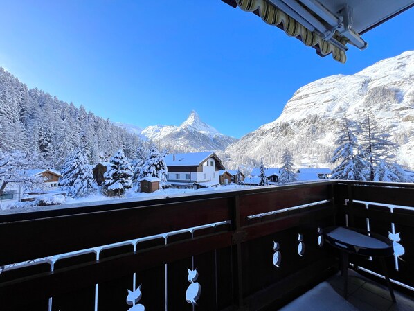 Apartment with fantastic view of Matterhorn | テラス / パティオ