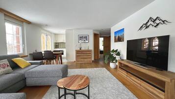 Executive appartement | 1 slaapkamer, luxe beddengoed, donsdekens, individueel gedecoreerd