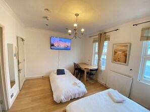 Apartment | 1 bedroom, iron/ironing board, free WiFi, bed sheets - Stunning 1-bed Apartment in London (London)