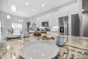 Fridge, microwave, oven, stovetop - Sleeps 8 -Game room - Heated Pool - Stars Vacation Rentals (Cape Coral)
