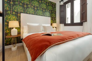 3 habitaciones, tabla de planchar con plancha, wifi y ropa de cama 