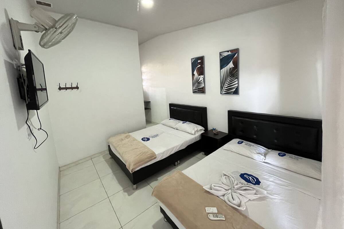 Honeymoon-Zimmer, eigenes Bad | Kostenloses WLAN, individuell dekoriert, individuell eingerichtet