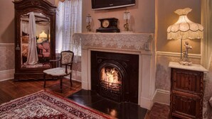 Unclassified image, 5 of 7, button - Abercorn Room - McMillan Inn (Savannah)