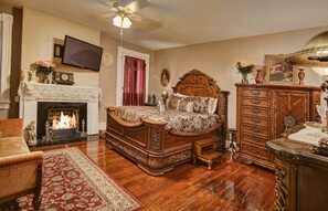 Interior - Drayton Room - McMillan Inn (Savannah)