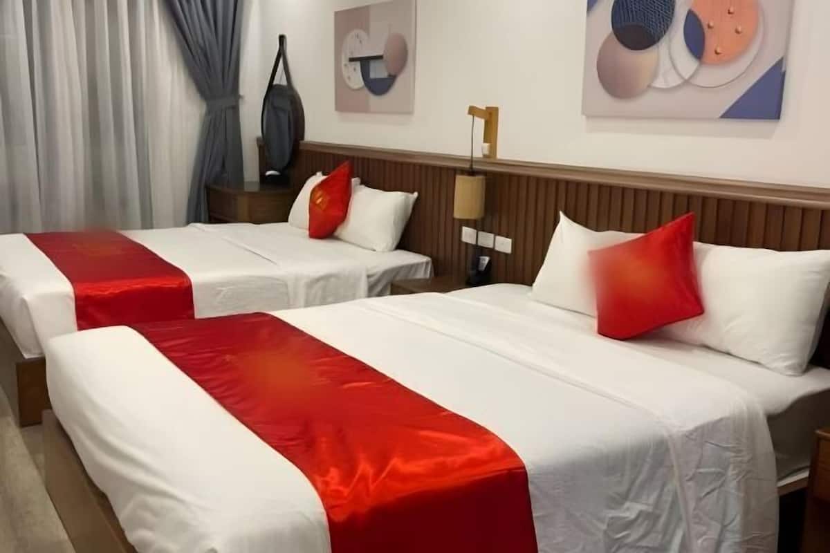 1 Schlafzimmer, individuell dekoriert, Schreibtisch