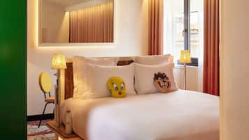 Habitación, 1 cama de matrimonio | Edredones de plumas, colchones con acolchado adicional, minibar