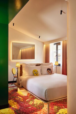Down comforters, pillowtop beds, minibar, in-room safe
