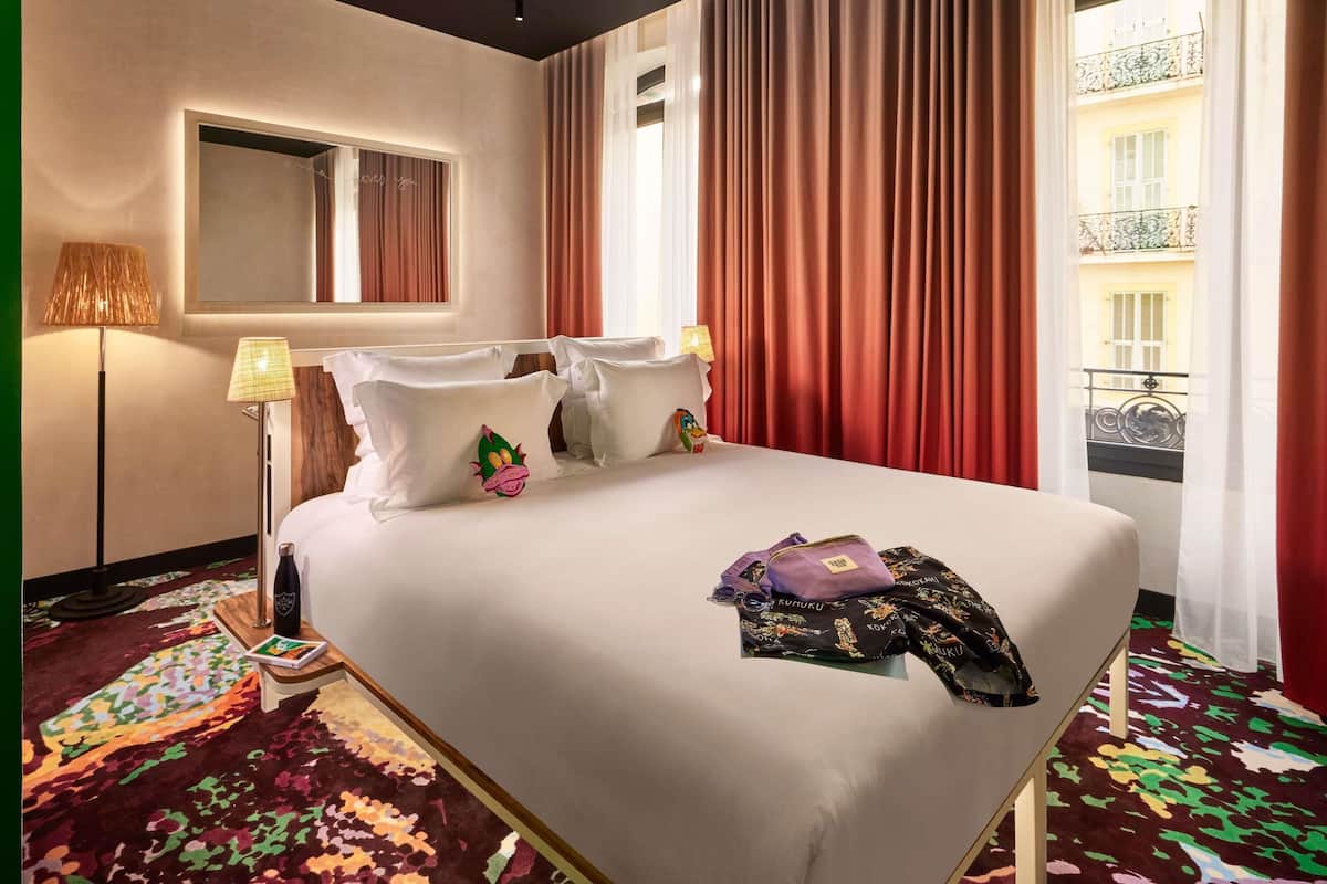 Room, 1 Katil Kelamin (Double) | Gebar bulu kapas, tilam berlapik, bar mini, peti besi dalam bilik
