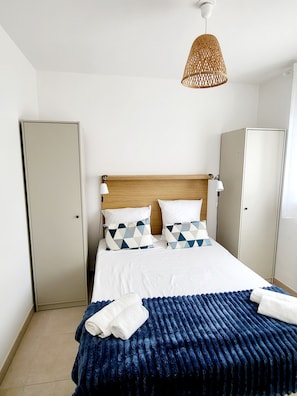 1 bedroom, free WiFi, bed sheets - La Plage Absolue (Linguizzetta)