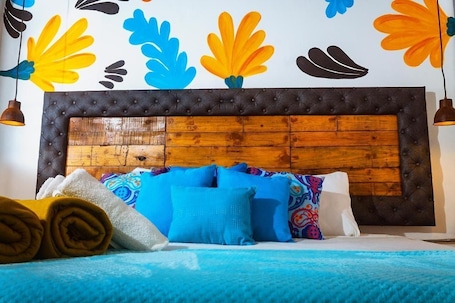 Economy Room | Desk, free WiFi