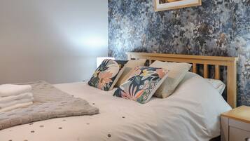 1 bedroom, free WiFi, bed sheets