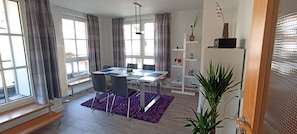Dining - Großzügiges Helles Penthouse mit Balkon in Ruhiger Lage (Kulmbach)