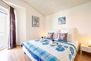 2 bedrooms, iron/ironing board, WiFi, bed sheets - Beautiful apartment with shared garden, near the center, free parking (Novalja)